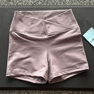 Fleo NWT V Waistband shorts - Shark size M